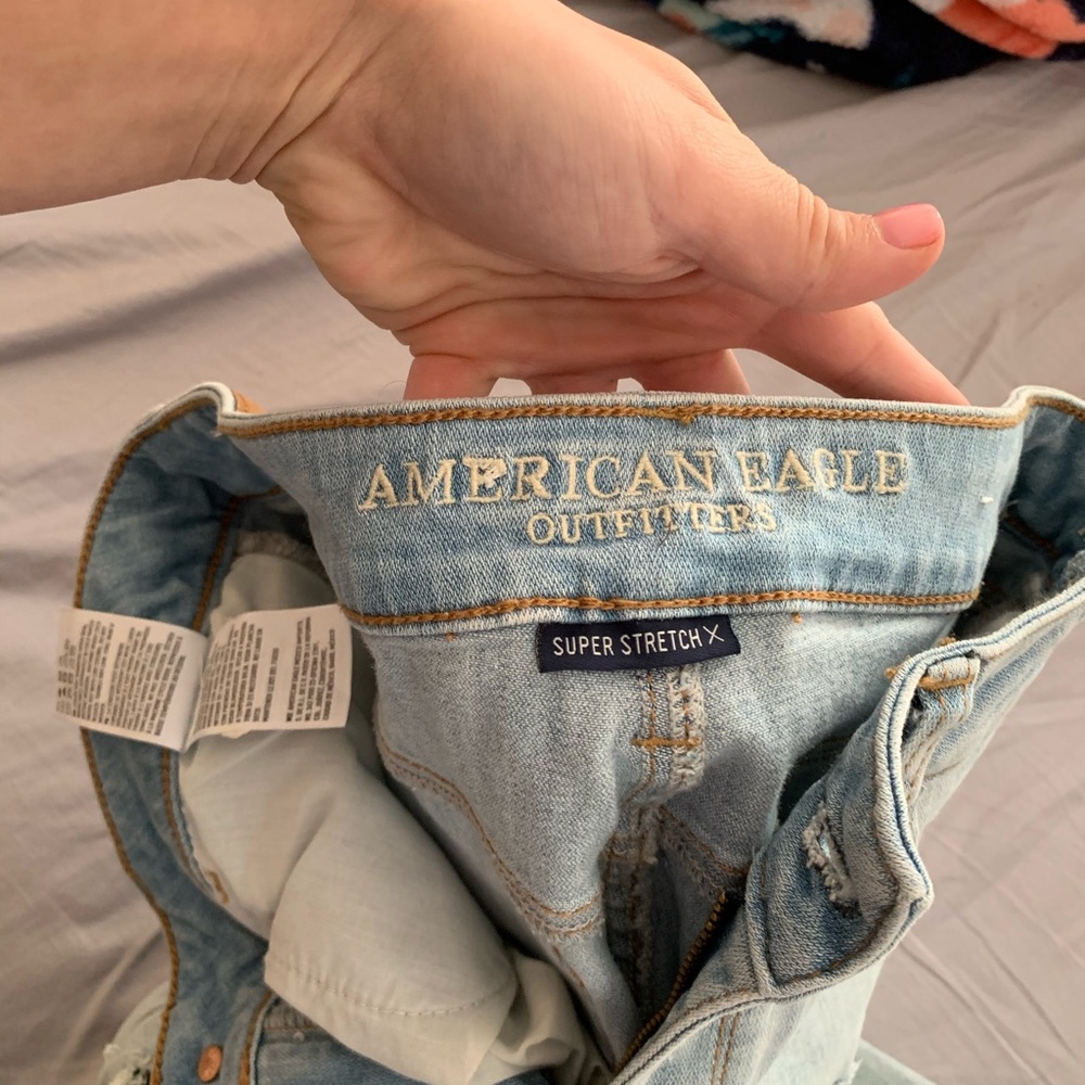 SOLD!! NWOT American Eagle jeans